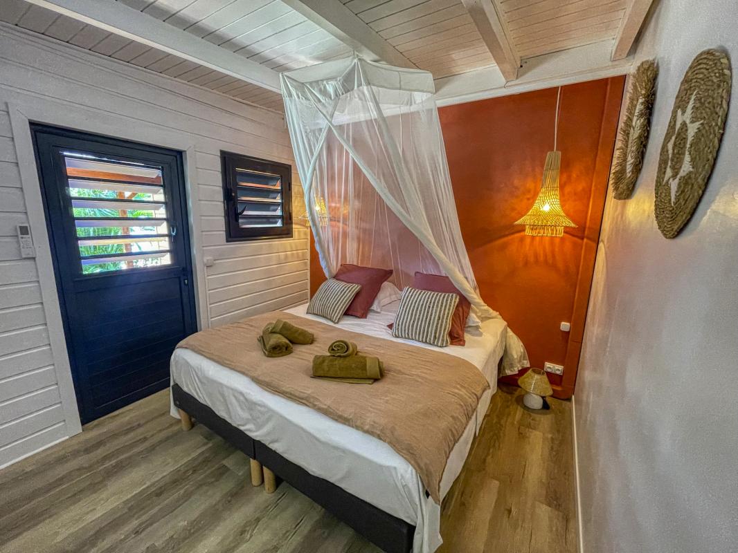 37 Location villa piscine vue mer Pointe Noire Guadeloupe_chambre 3